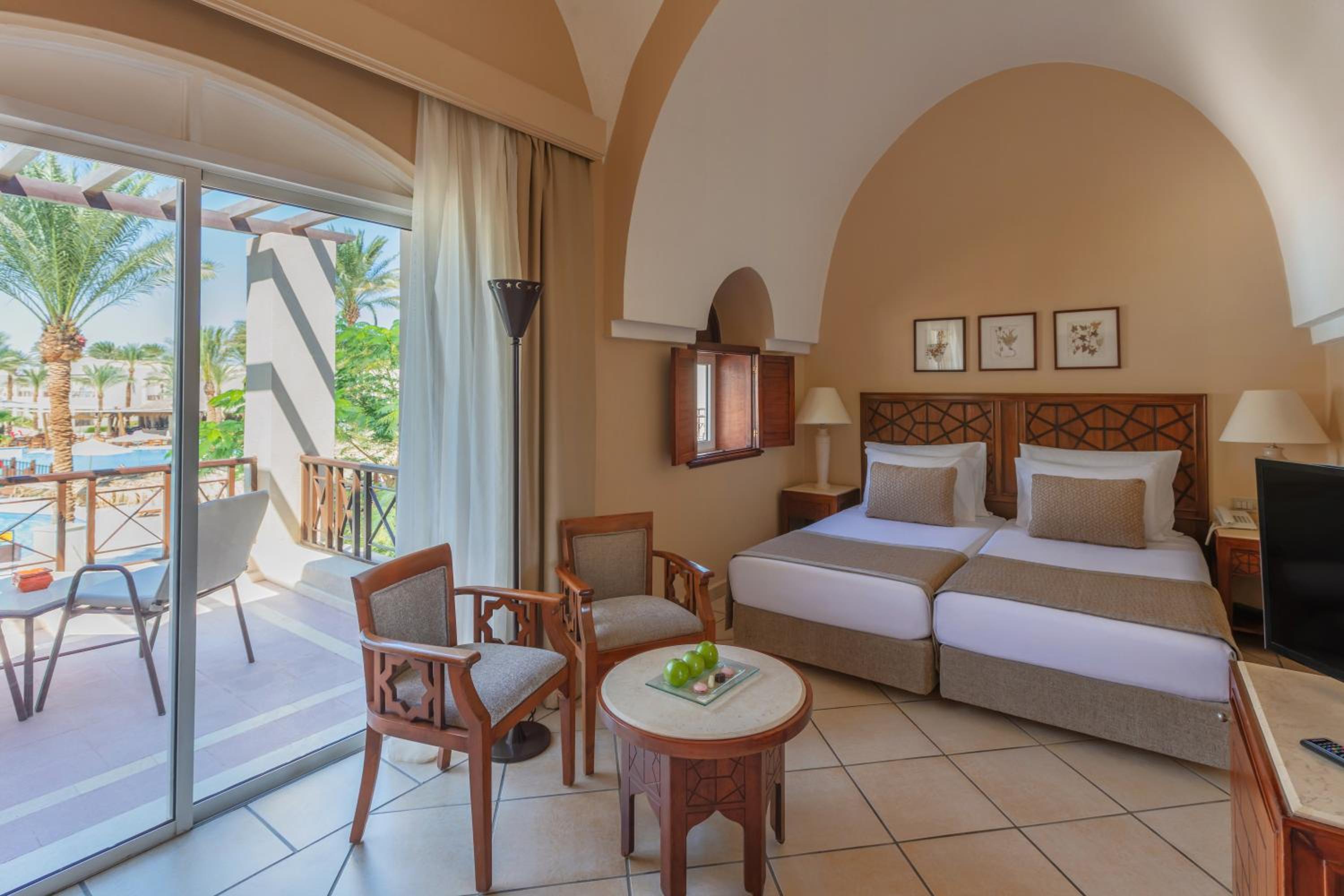 SUPERIOR POOL VIEW ROOM