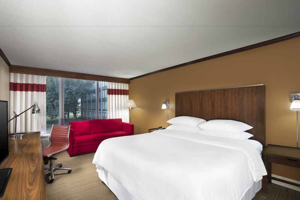 Four Points by Sheraton Kansas City Airport 10/36