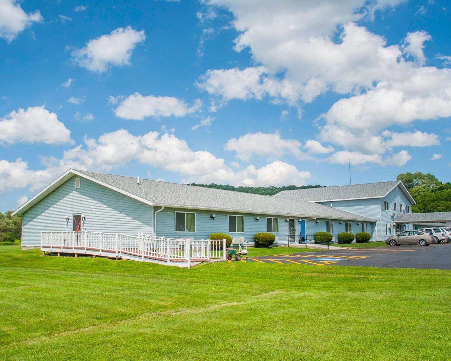 Econo Lodge Cuba I-86 20/20