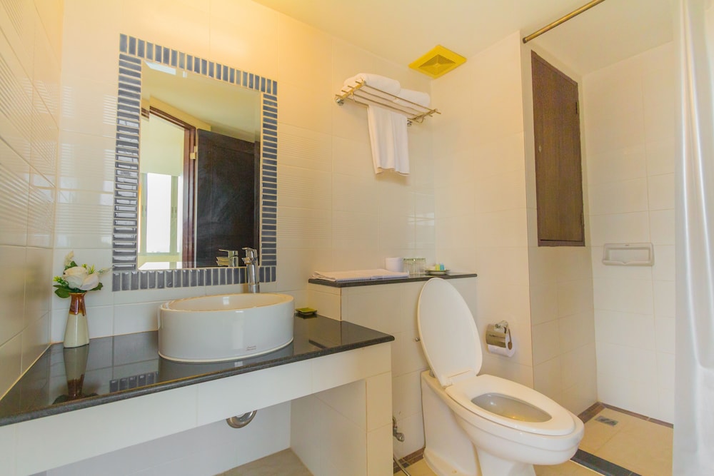 Mayflower Grande Hotel Chiang Mai 46/47