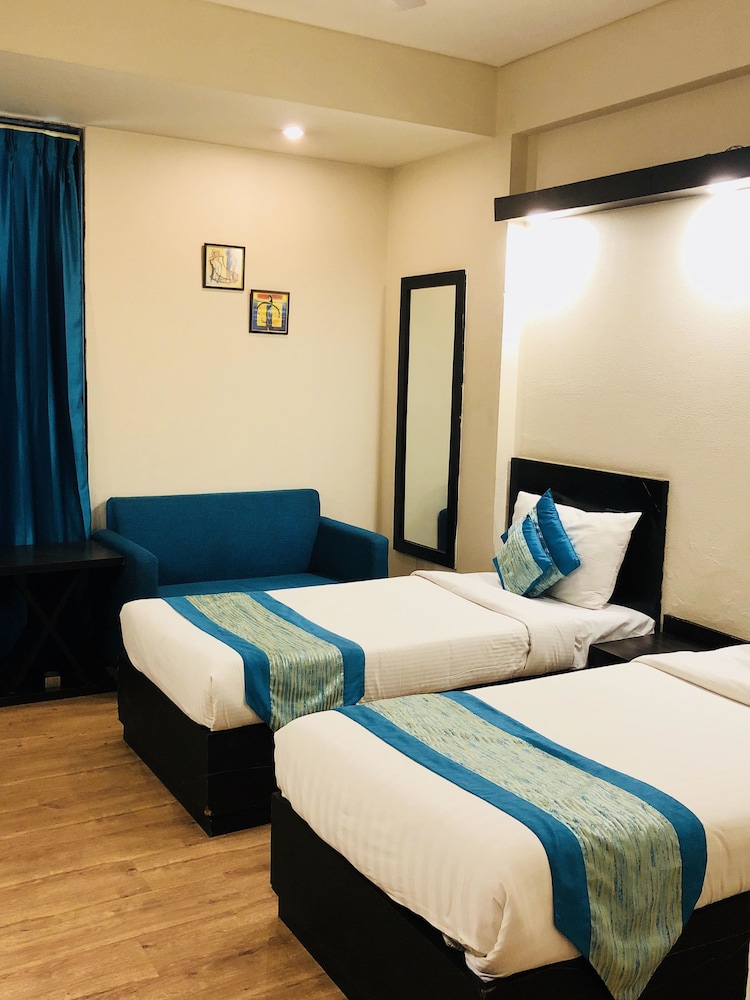 Bloom Hotel - CR Park 8/56