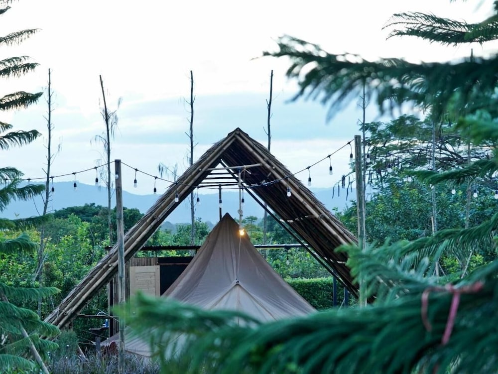 Yellowstone Camps Resort Khao Yai in PAK CHONG