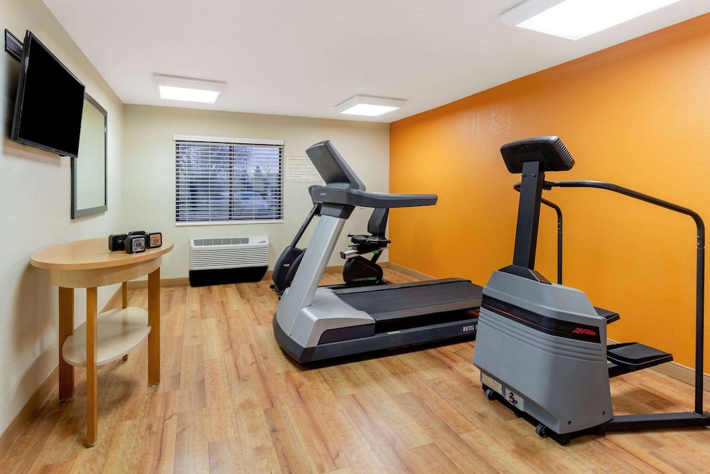 La Quinta Inn & Suites by Wyndham Chicago Tinley Park 28/47