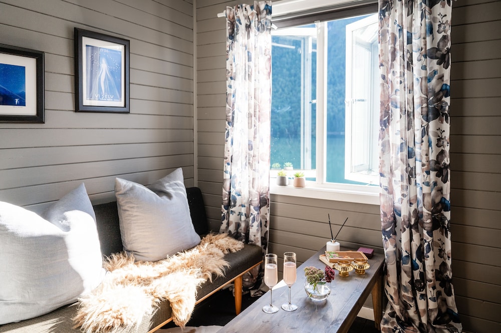 Fjaerland Fjordstove Hotell 41/63