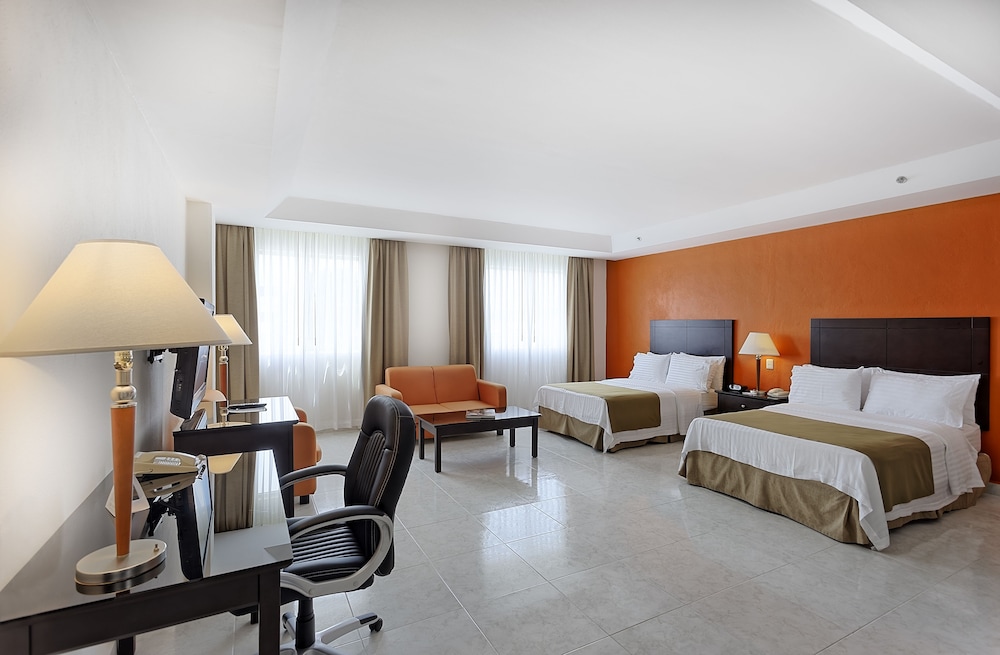 HOLIDAY INN CAMPECHE 21/78