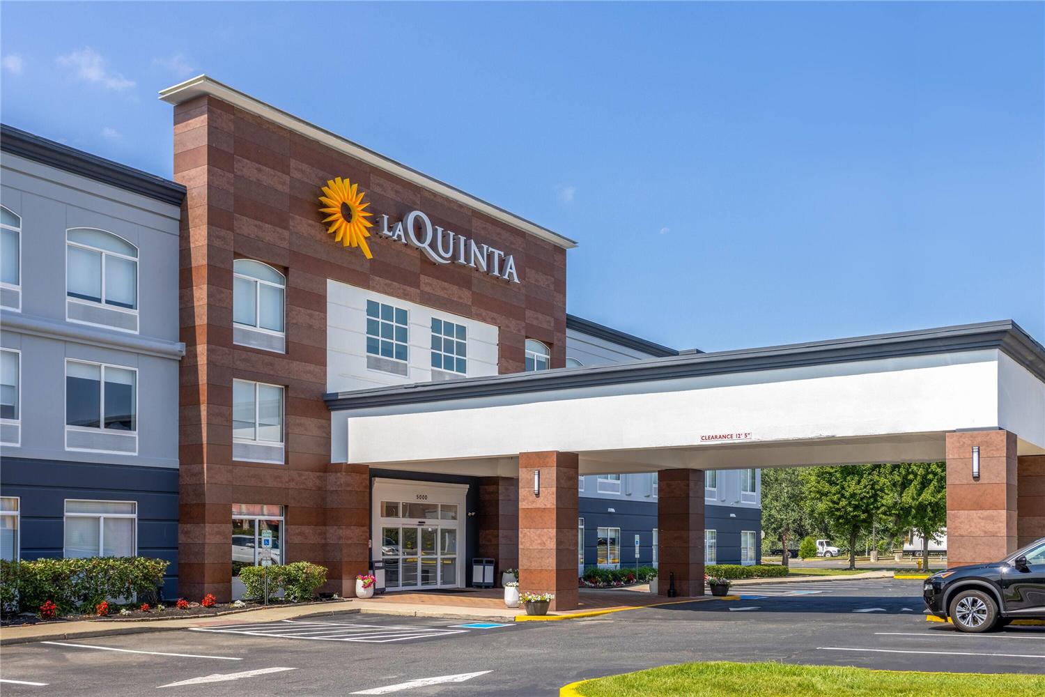 La Quinta Inn And Suites by Wyndham Mt. Laurel - Philadelphia 57/62