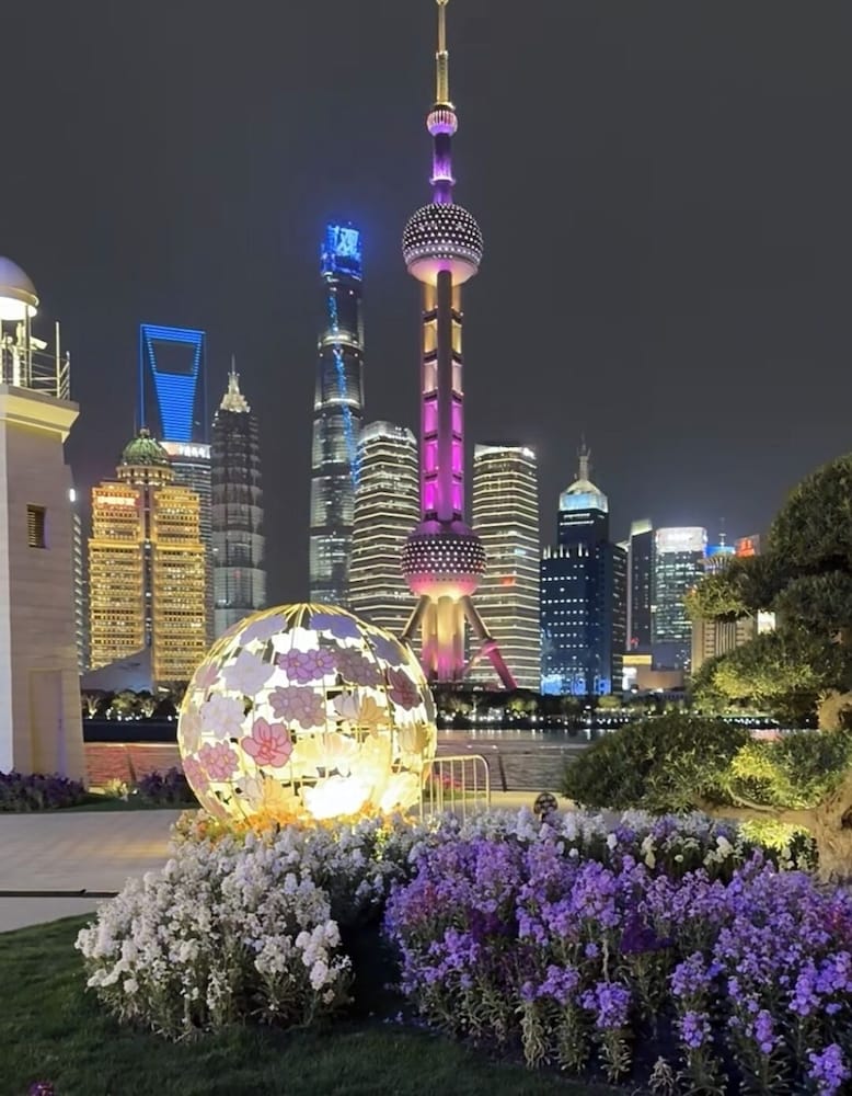 Jinglai Hotel (Shanghai Bund East Nanjing Road Pedestrian Street) 46/50