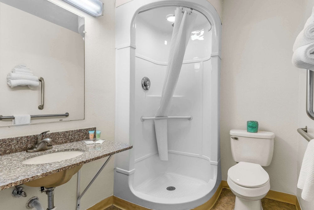 Americas Best Value Inn Lake City 43/45