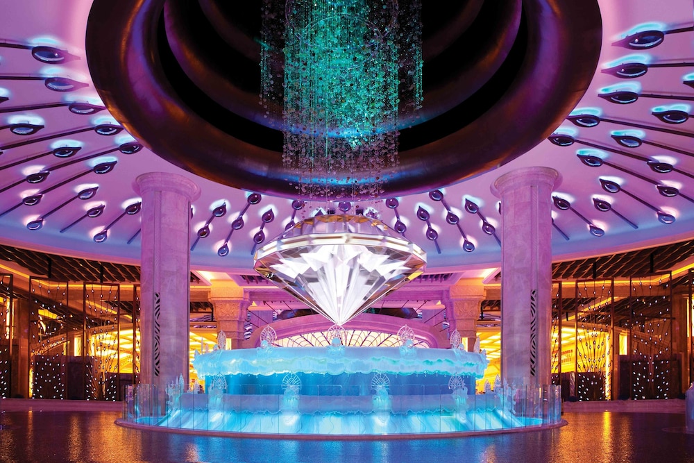 swimming pool spa