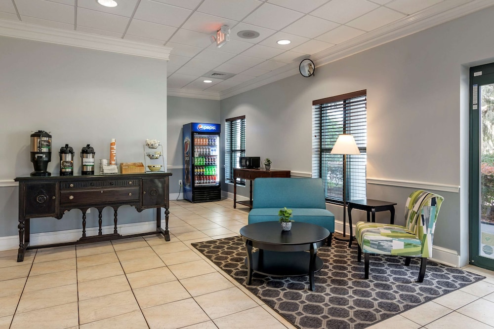Quality Inn At Town Center 22/34