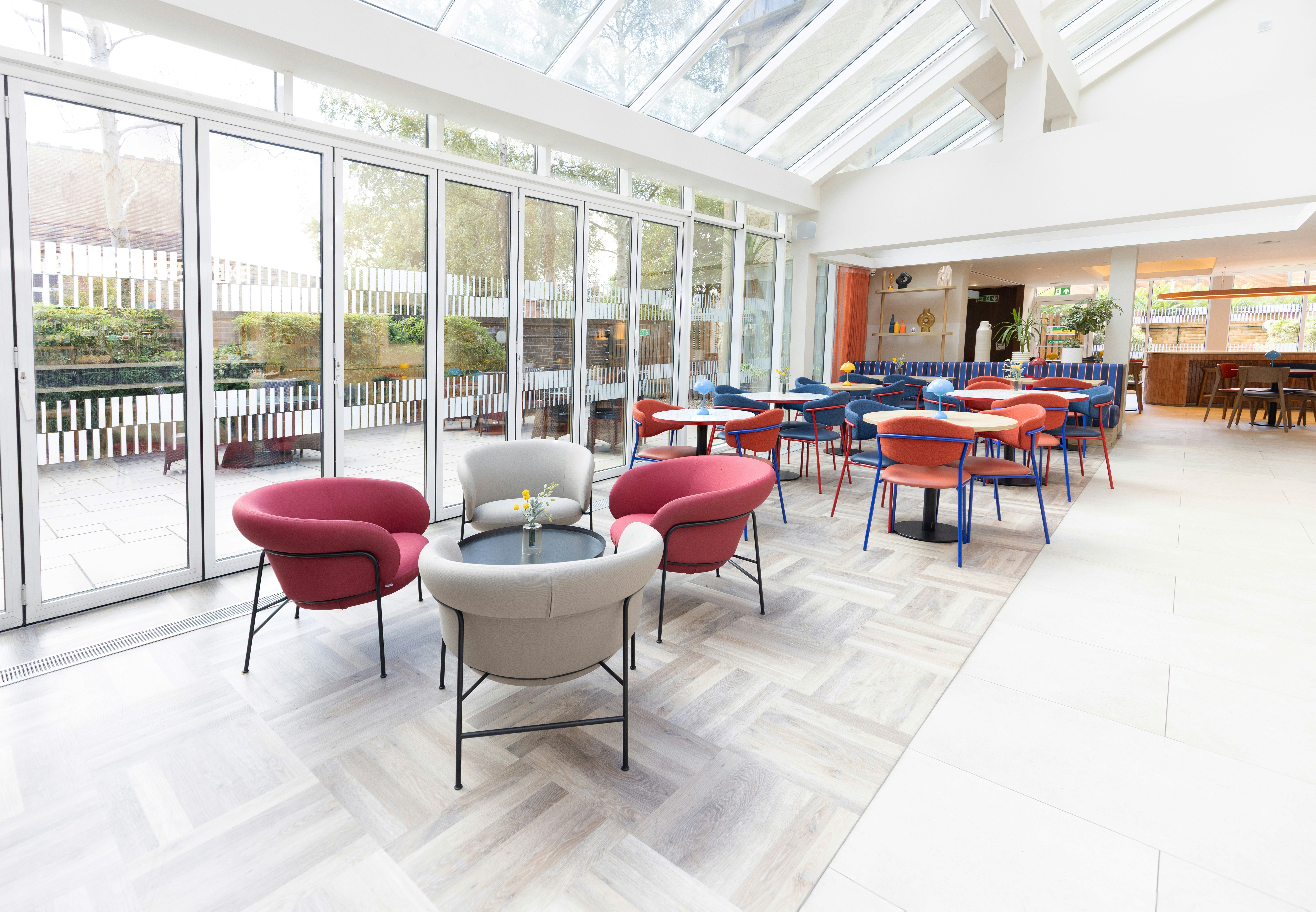 Holiday Inn Express Windsor 42/74