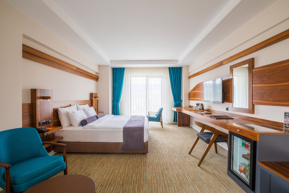 Karpalas City Hotel & Spa 15/70
