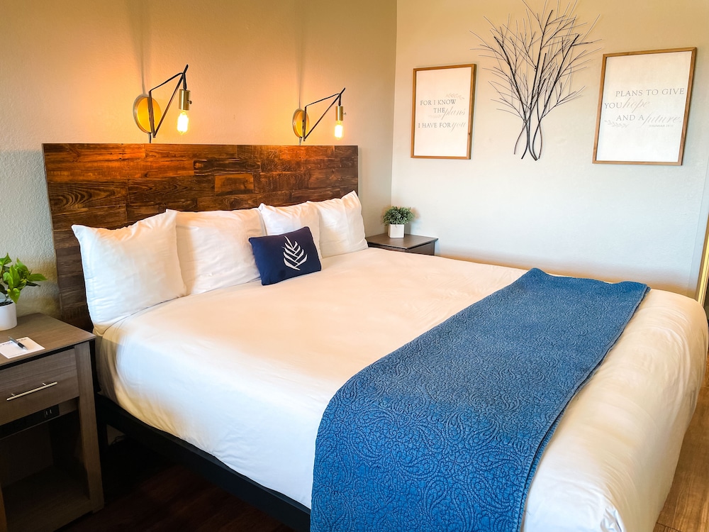 Signature, King Bed, Sofa