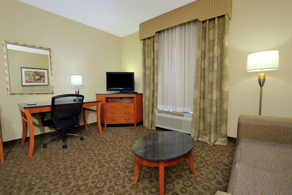 Hampton Inn And Suites Buffalo Tx 56/65