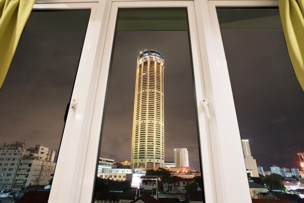 YAN Hotel 2/50