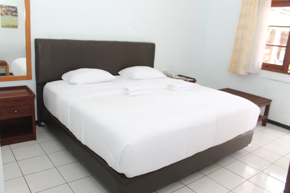 BASIC, DOUBLE OR TWIN BED