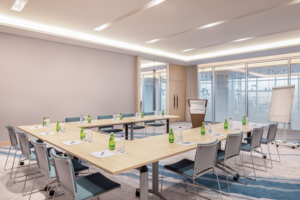 فور بوينتس شيراتون كورنيش جدة(Four Points by Sheraton Jeddah Corniche) 41/50