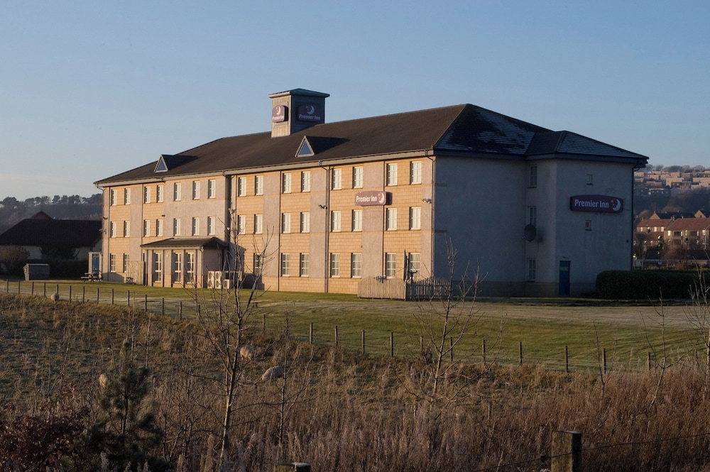 Premier Inn Livingston (M8 Jct3) 27/31