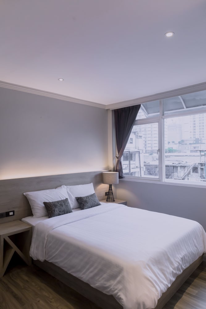 Maxim S Inn 25/64