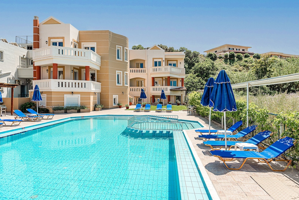 Artemis Hotel Apartments 2/50