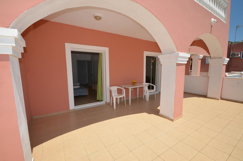 Paradiso Apartments 31/45