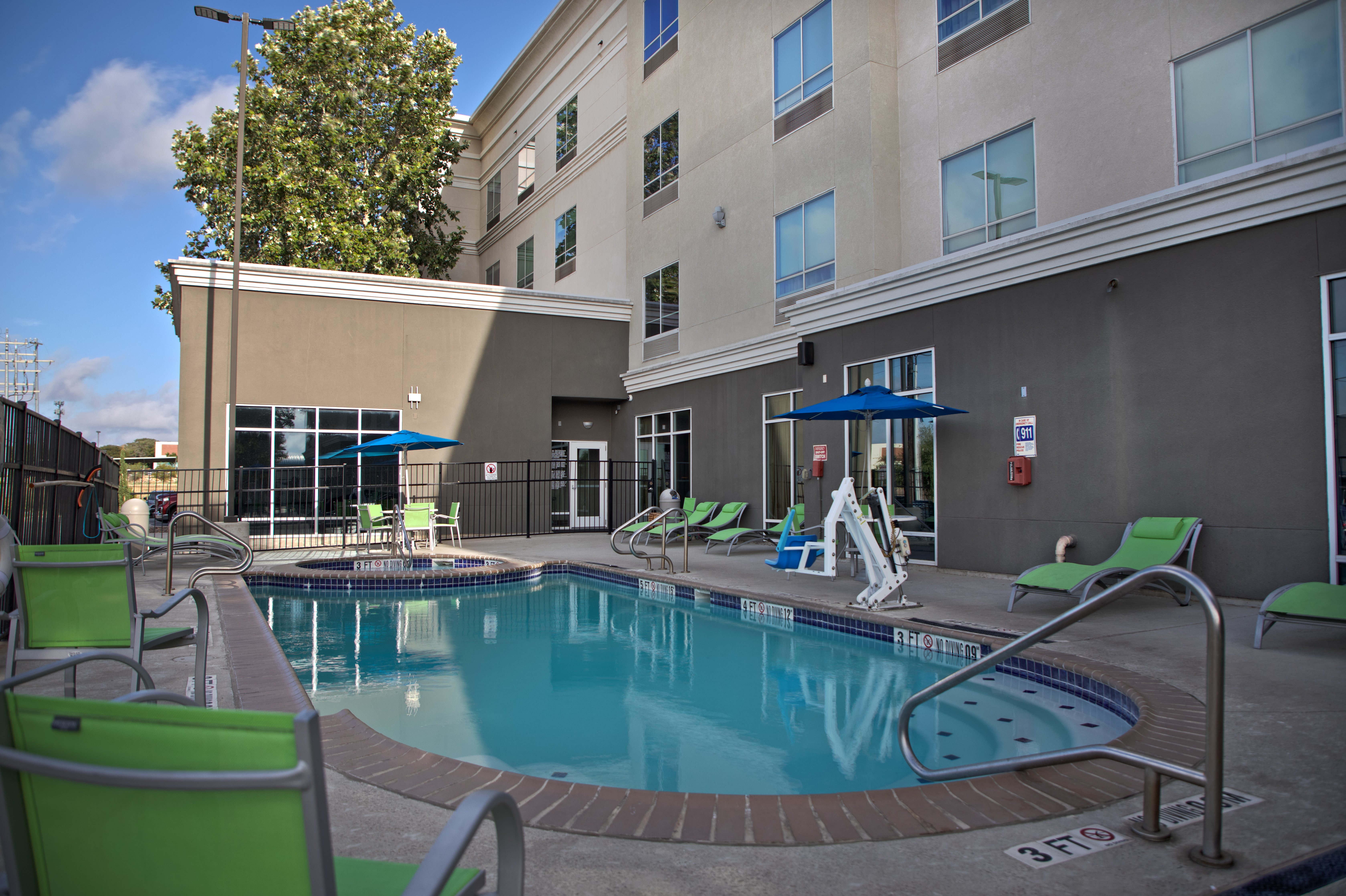 Holiday Inn & Suites San Antonio Northwest 4/30