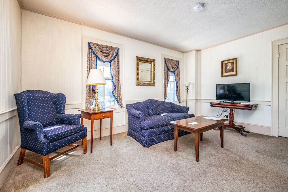 Wayside Inn 39/72