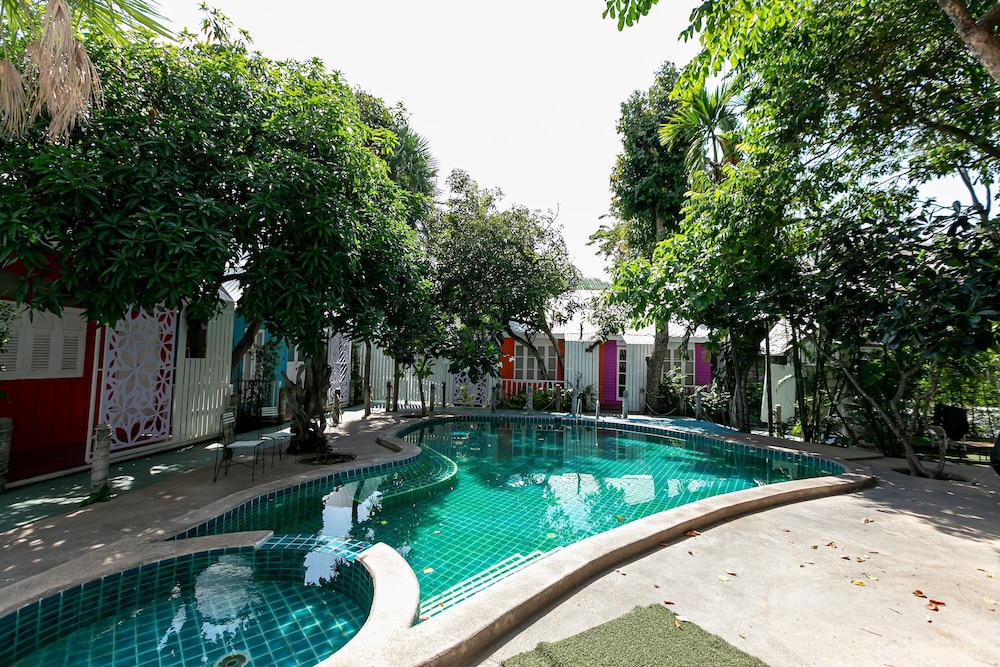 Deeden Pattaya Resort 61/65