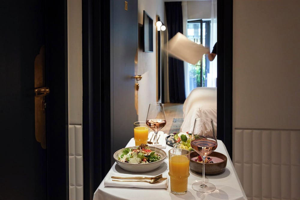 Gatsby Athens Hotel 50/69
