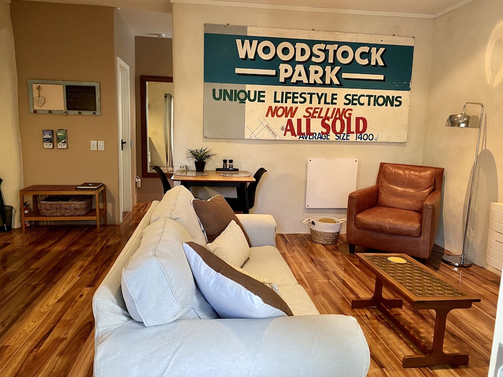 Woodstock Suite 11/19
