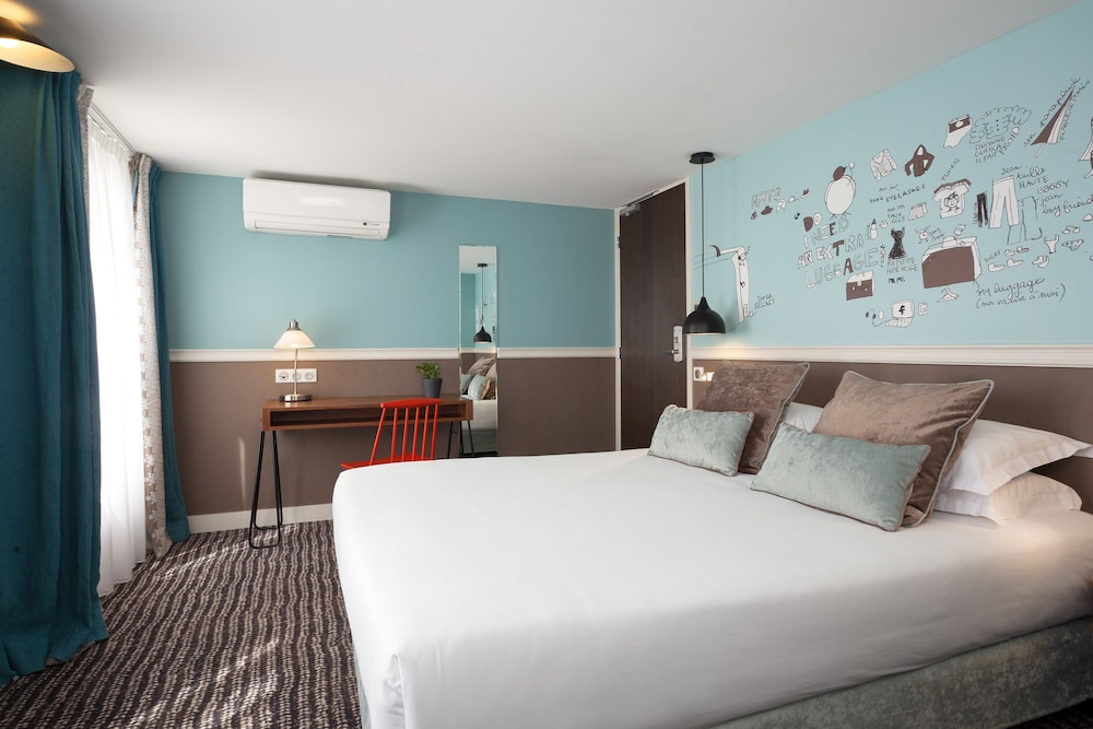 Hotel Des 3 Poussins 16/53