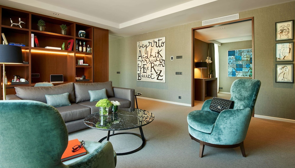 The Artist Grand Hotel of Art 55/74