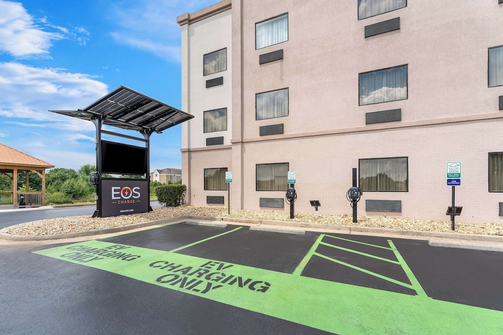 Comfort Suites Warner Robins 47/56