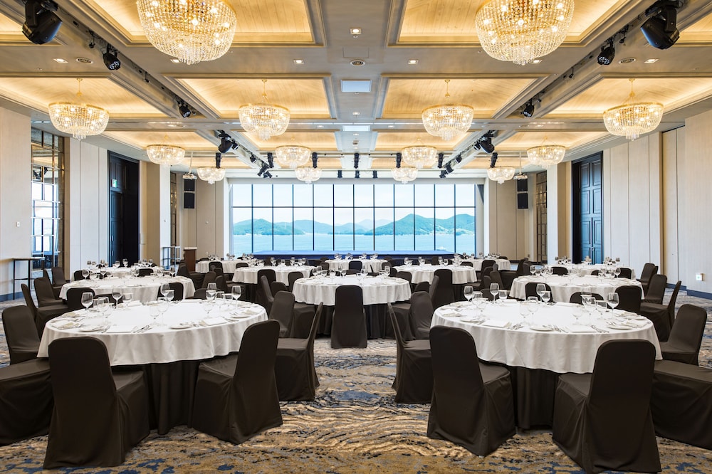 Stanford Hotel & Resort Tongyeong 42/57