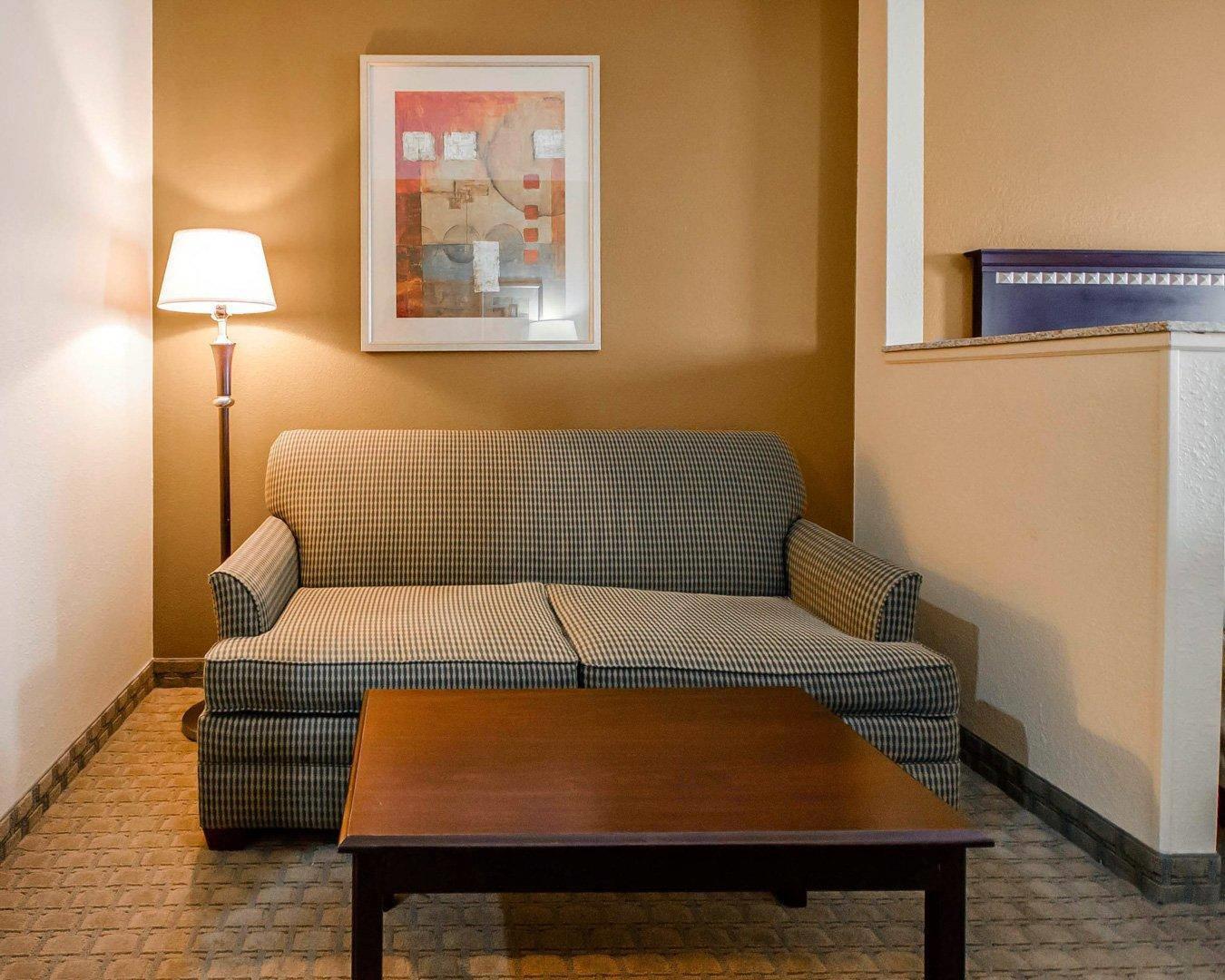 Comfort Suites Louisville East 27/38