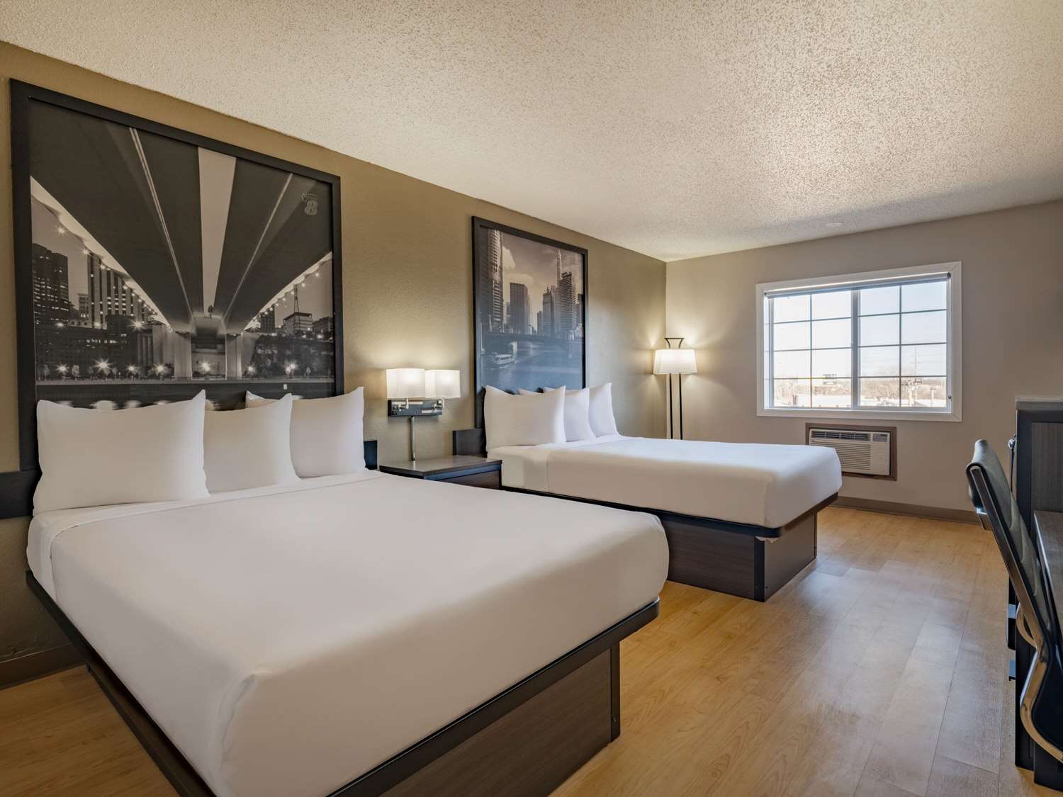 Super 8 By Wyndham Clinton 10/27