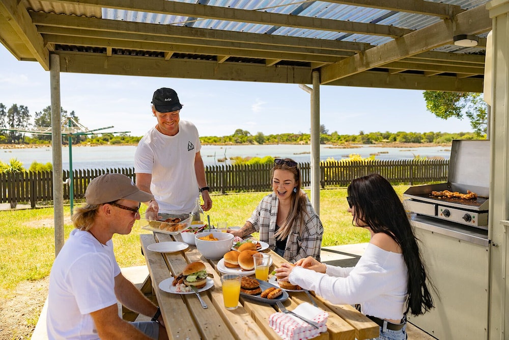 Tahuna Beach Kiwi Holiday Park & Motel 31/44
