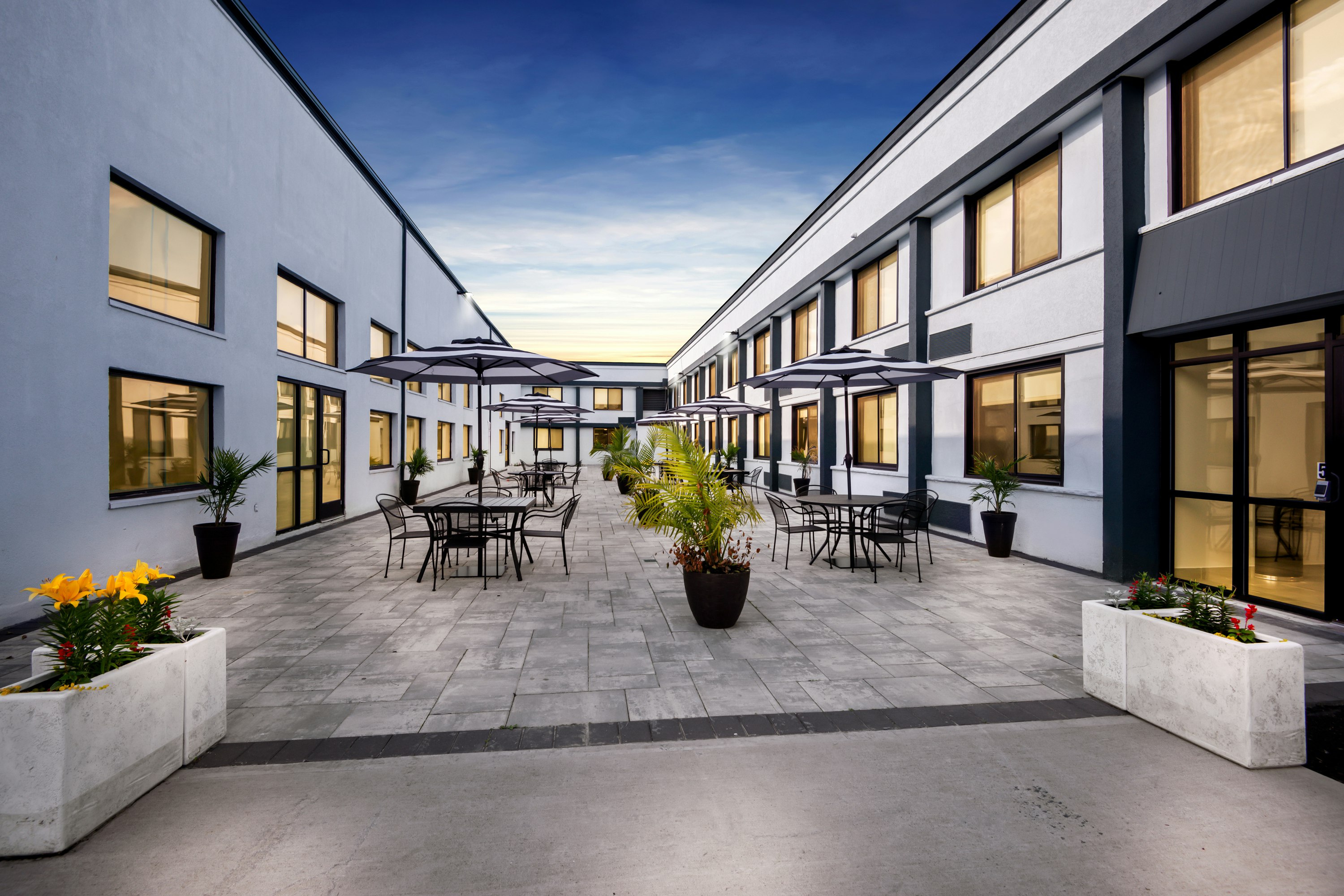 HomeTowne Studios by Red Roof & Conference Center Cortland 44/55