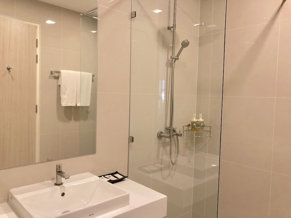 Porestva Hotel Sriracha 15/16