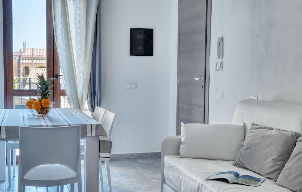 Izzhome Pula Masenti Apartment 5/13
