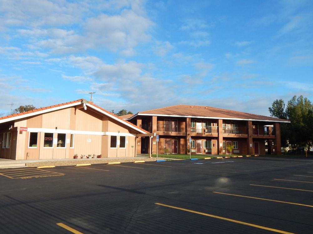Rancho California Inn 41/43