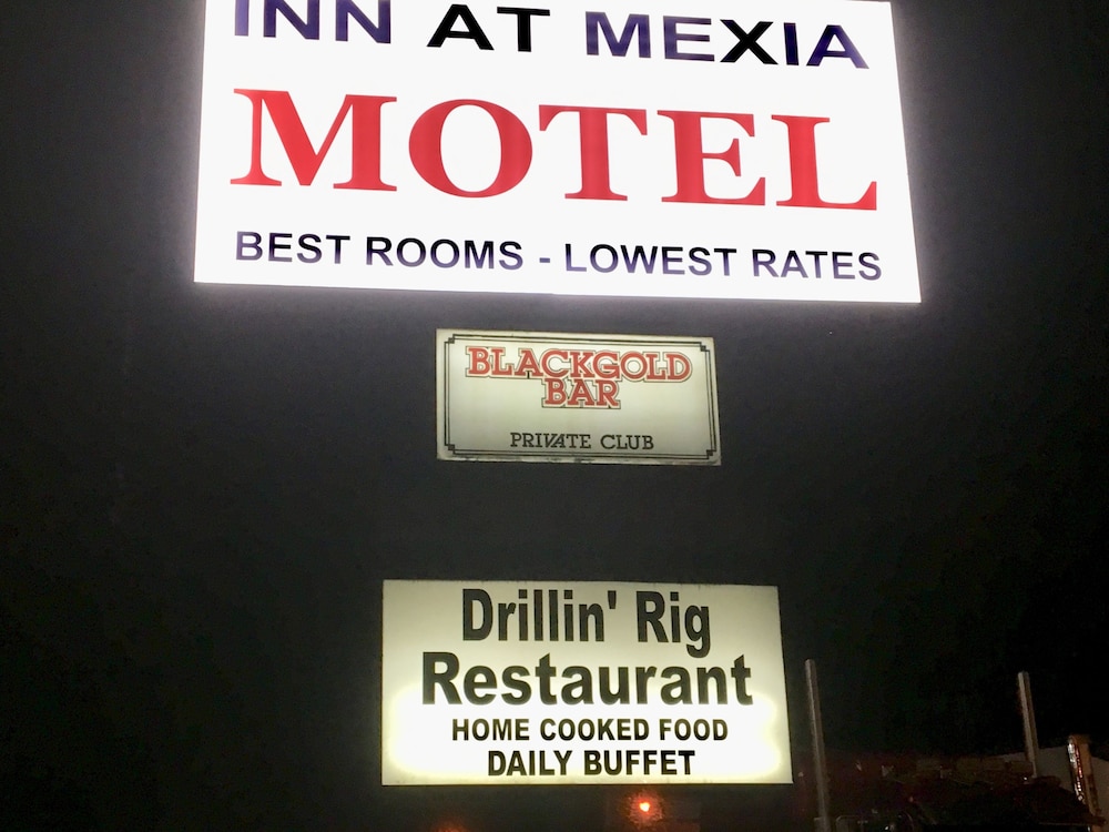 Inn At Mexia 34/64