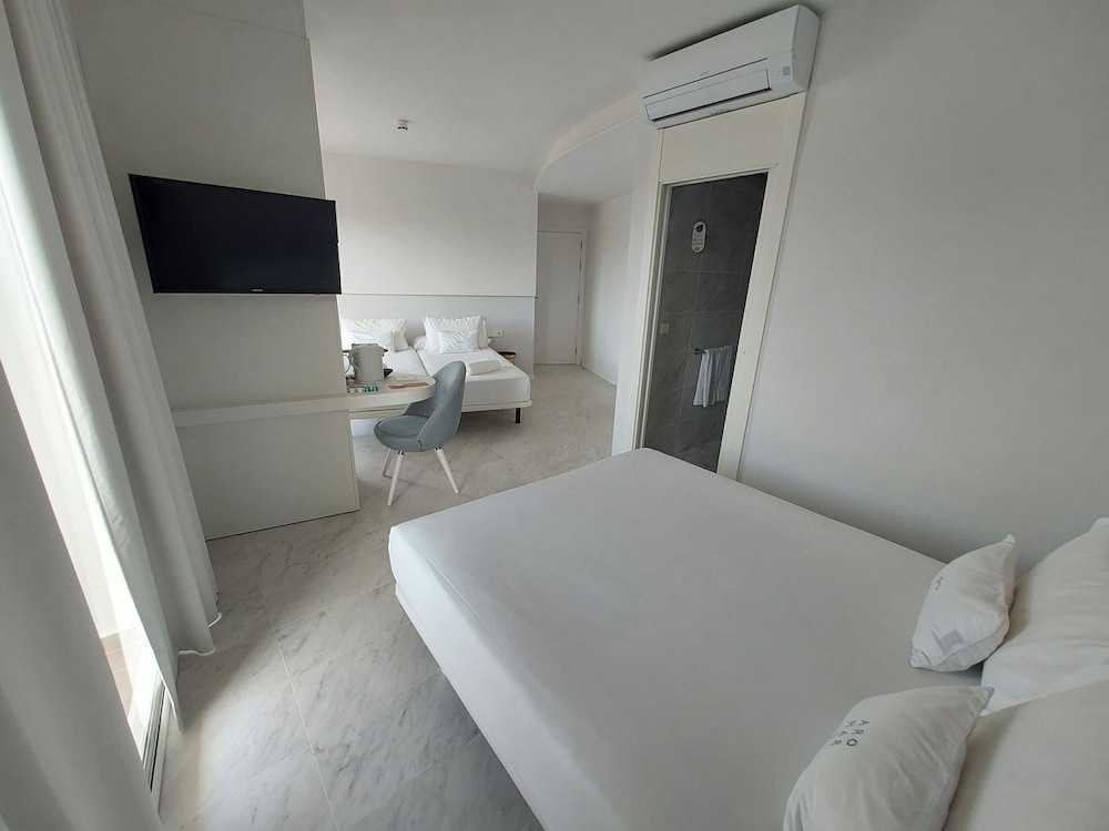 Connecting, Comfort, Family, 2 Double Beds, Pool View, Balcony