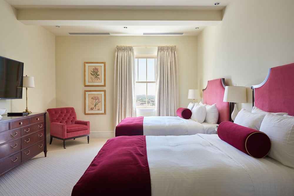 The Hotel Settles 12/35