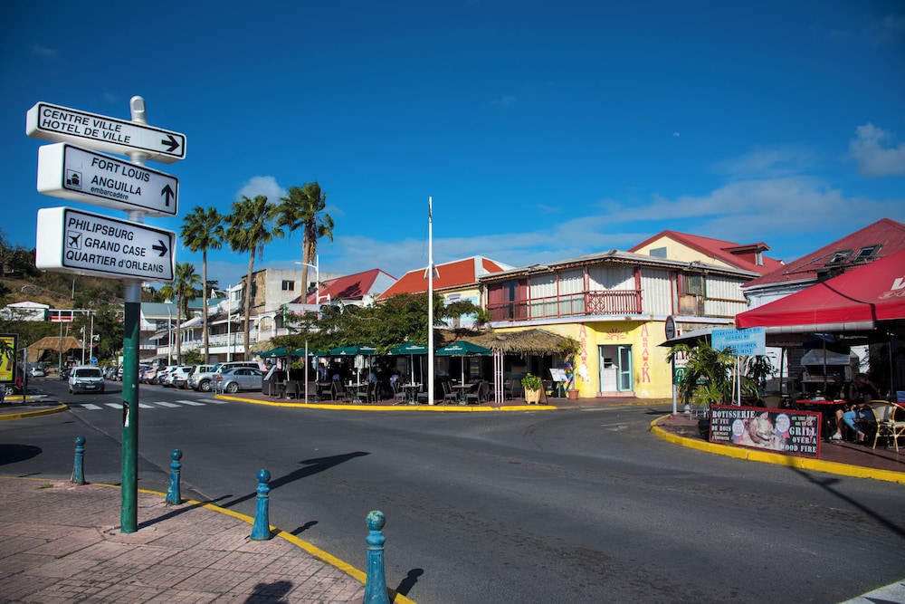 Simpson Bay Resort, Marina & Spa 85/95