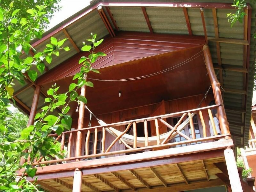 J.B Hut Bungalow 19/59