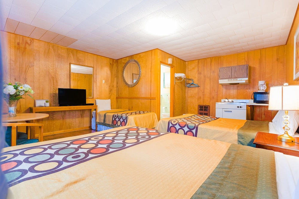 Parkside Motel by OYO Meadville Conneaut Lake 32/50