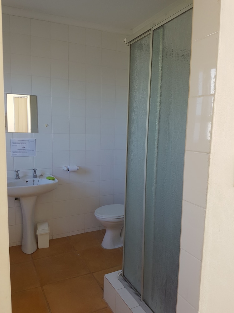 Melkbosch Guesthouse 48/50