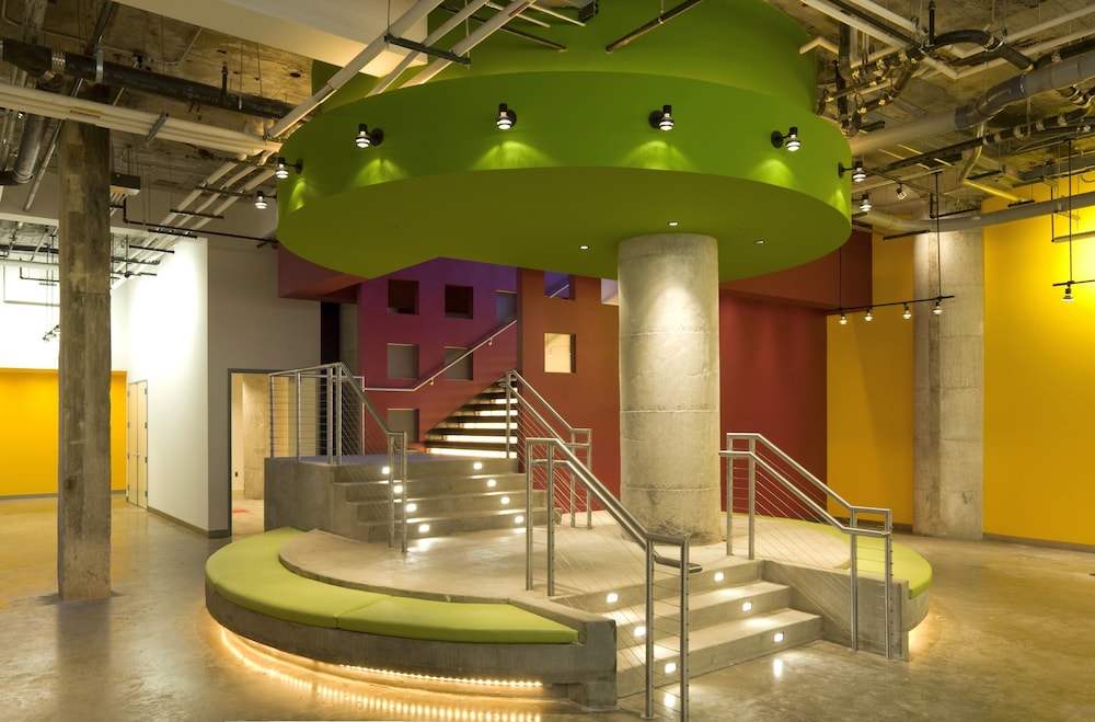 Aloft Dallas Downtown 38/49