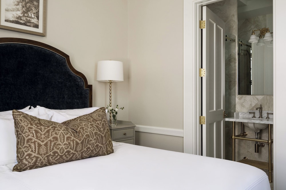 86 State Circle - Luxury Boutique Hotel 13/28